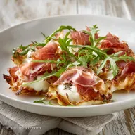 Albero di sfoglia con mozzarelline e prosciutto: ricetta antipasto sfizioso e veloce