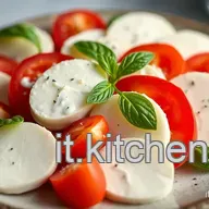 Caprese Perfetta: Italy's Beloved Salad [Guida]