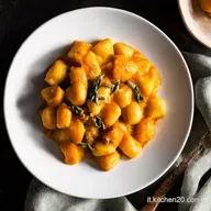 Gnocchi di Zucca Ricetta Autunnale al Burro e Salvia