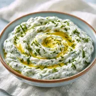 Salsa Allo Yogurt Greco con Menta e Limone