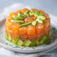Tartare di Salmone Gourmet: Antipasti Freddi
