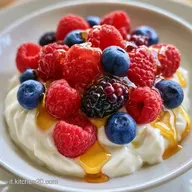 Yogurt Bowl ai Frutti di Bosco in 5 Minuti