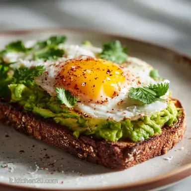 Ricetta Avocado Toast con Uovo in 10 Minuti Scheda ricetta