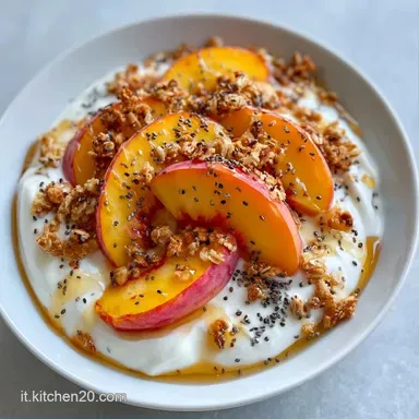 Yogurt Bowl Pesche e Granola in 10 Min Scheda ricetta
